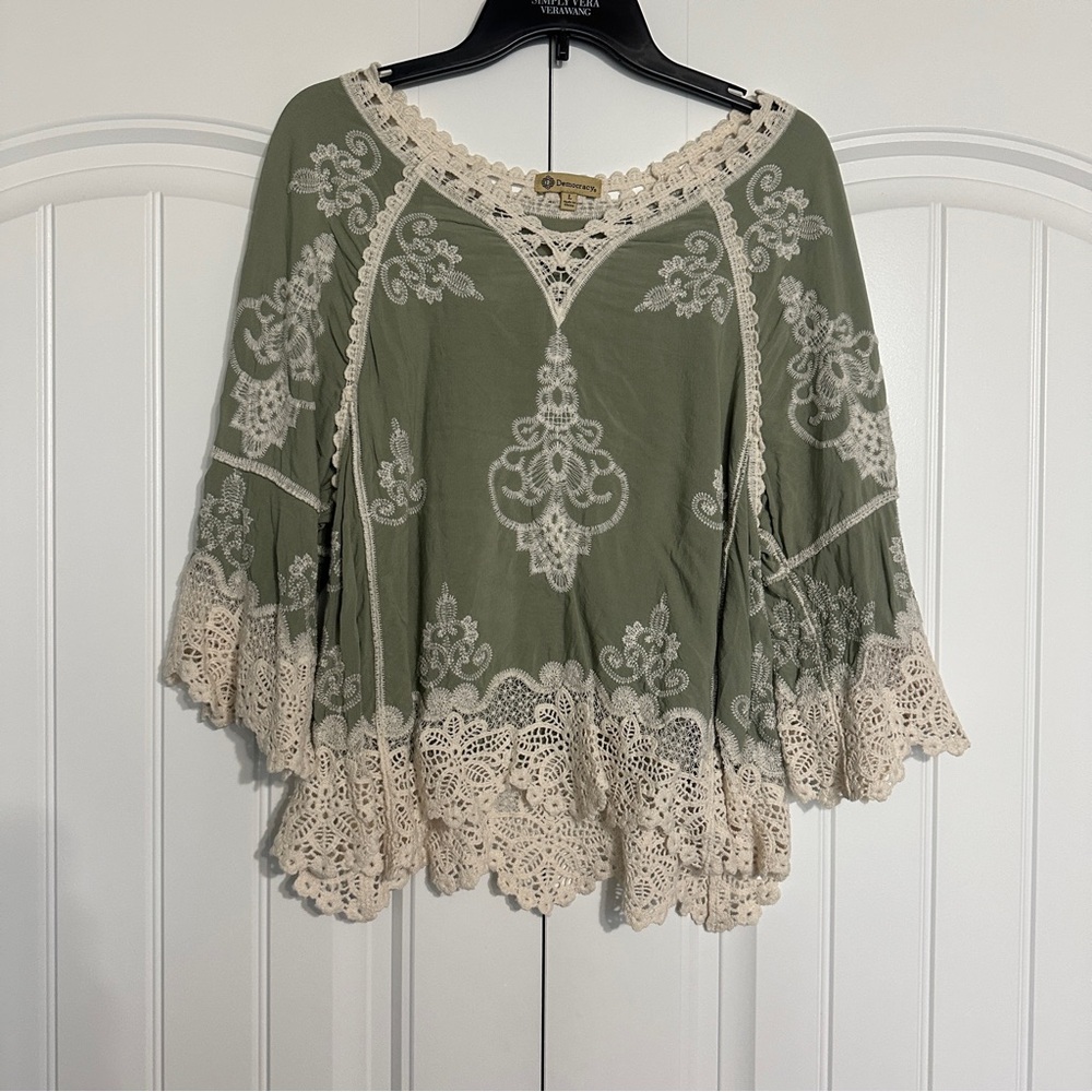 Boho flowy lace blouse